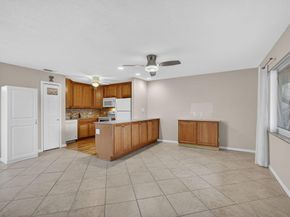 221 Coventry J, West Palm Beach FL 33417