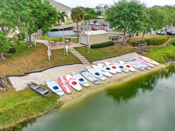 221 Coventry J, West Palm Beach FL 33417