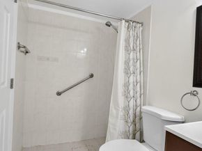 221 Coventry J, West Palm Beach FL 33417