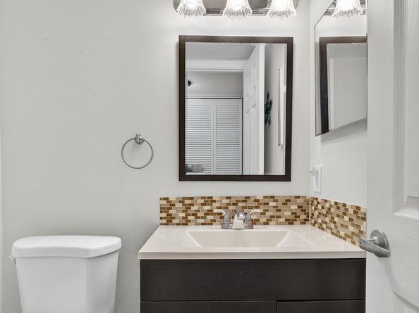 221 Coventry J, West Palm Beach FL 33417
