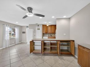 221 Coventry J, West Palm Beach FL 33417