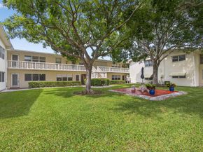 221 Coventry J, West Palm Beach FL 33417
