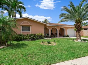 7940 NW 8th St, Margate FL 33063