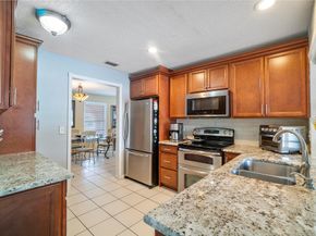 7940 NW 8th St, Margate FL 33063