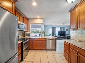7940 NW 8th St, Margate FL 33063