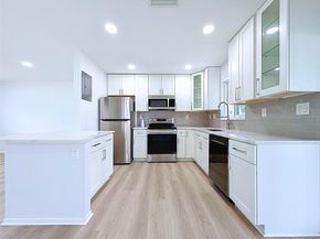 12 SW 13th St, Deerfield Beach FL 33441