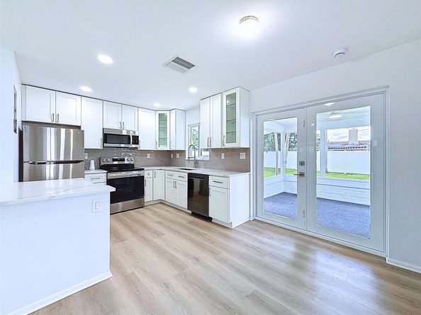 12 SW 13th St, Deerfield Beach FL 33441