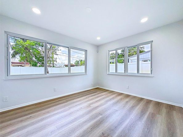12 SW 13th St, Deerfield Beach FL 33441