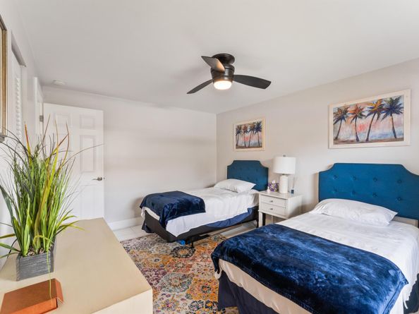 720 N Dixie Highway 303, Lantana FL 33462