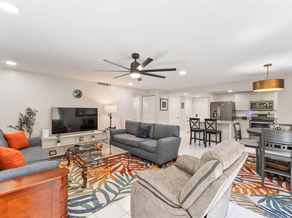 720 N Dixie Highway 303, Lantana FL 33462
