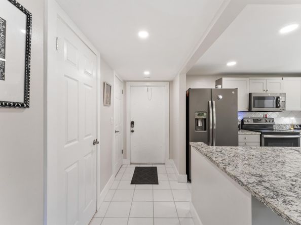 720 N Dixie Highway 303, Lantana FL 33462