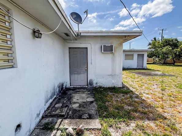 2314 NW 29th Street, Oakland Park FL 33311