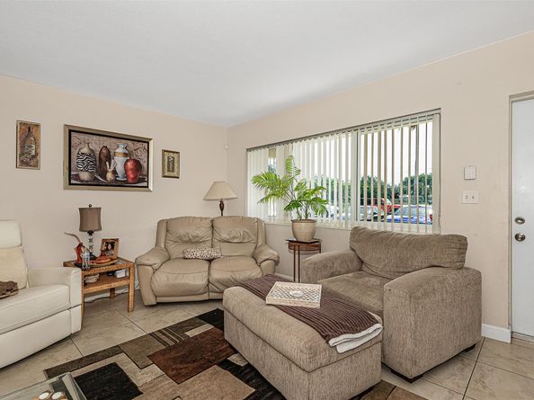 2131 NE 40th Ct., Lighthouse Point FL 33064