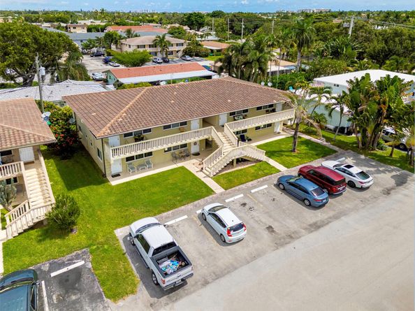 2131 NE 40th Ct., Lighthouse Point FL 33064