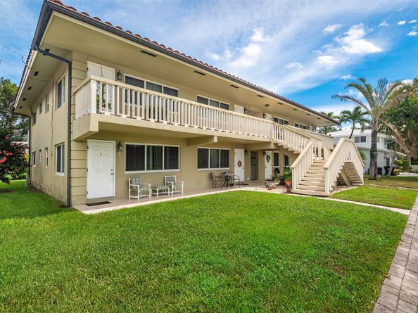 2131 NE 40th Ct., Lighthouse Point FL 33064