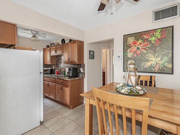 2131 NE 40th Ct., Lighthouse Point FL 33064