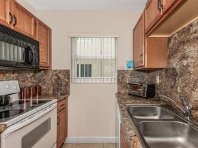 2131 NE 40th Ct., Lighthouse Point FL 33064