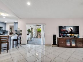 5210 Hawkes Bluff Ave, Davie FL 33331