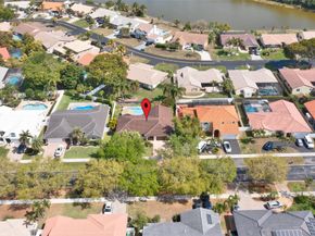 5210 Hawkes Bluff Ave, Davie FL 33331