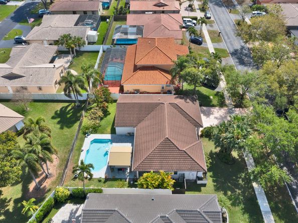 5210 Hawkes Bluff Ave, Davie FL 33331