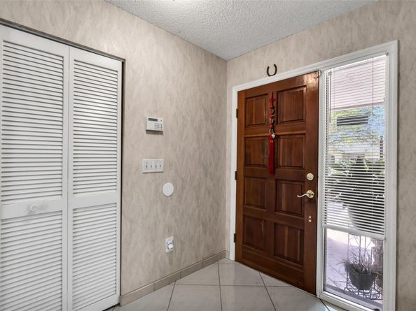 5210 Hawkes Bluff Ave, Davie FL 33331