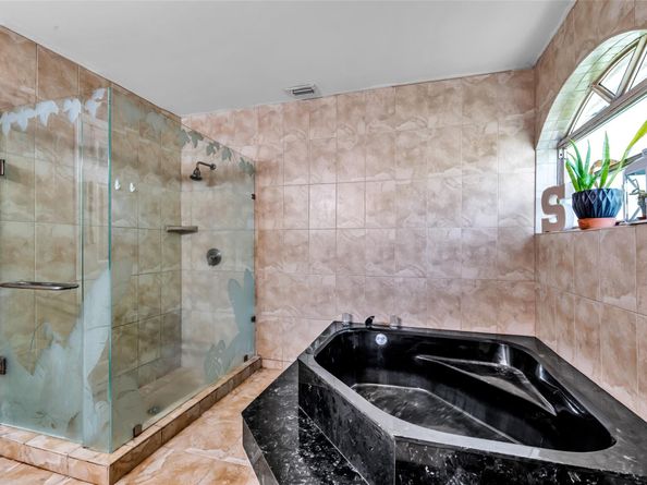 5210 Hawkes Bluff Ave, Davie FL 33331