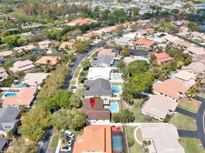 5210 Hawkes Bluff Ave, Davie FL 33331