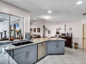 5210 Hawkes Bluff Ave, Davie FL 33331