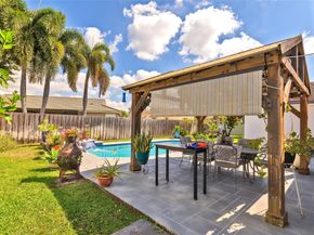 5210 Hawkes Bluff Ave, Davie FL 33331