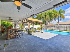 5210 Hawkes Bluff Ave, Davie FL 33331