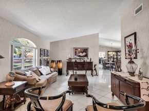 5210 Hawkes Bluff Ave, Davie FL 33331