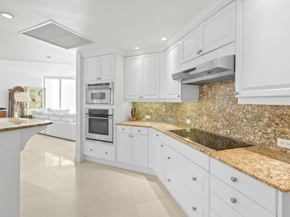 4600 N Ocean Drive 902, Singer Island FL 33404