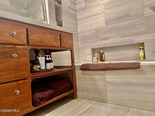 1542 Riverside Drive G, Glendale CA 91201