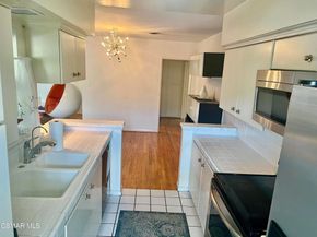 1542 Riverside Drive G, Glendale CA 91201