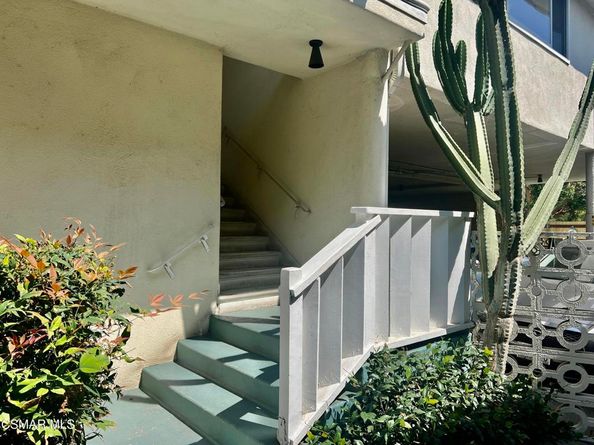 1542 Riverside Drive G, Glendale CA 91201