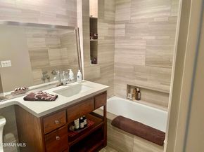 1542 Riverside Drive G, Glendale CA 91201