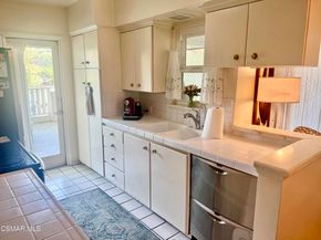 1542 Riverside Drive G, Glendale CA 91201