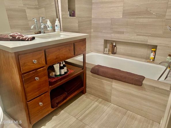 1542 Riverside Drive G, Glendale CA 91201