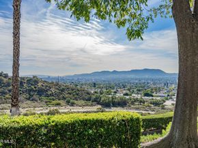 7904 Via Magdalena, Burbank CA 91504