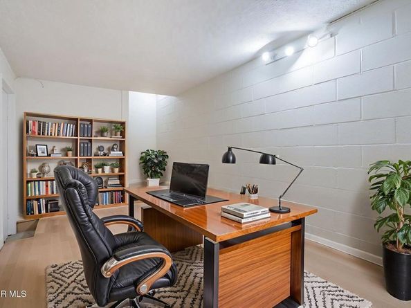 7904 Via Magdalena, Burbank CA 91504