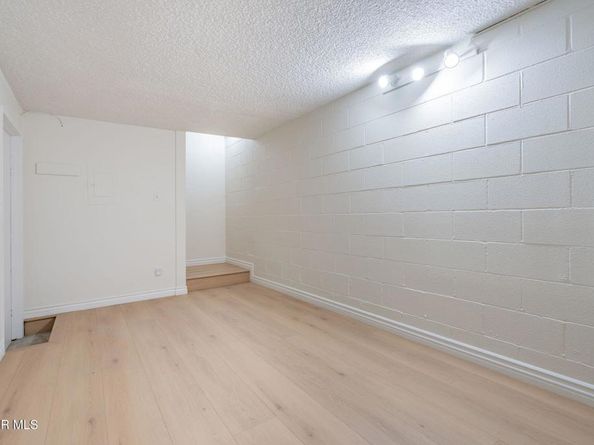 7904 Via Magdalena, Burbank CA 91504