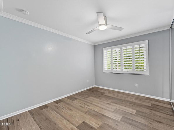 5816 Middle Crest Drive, Agoura Hills CA 91301