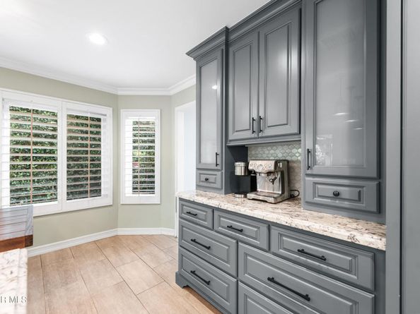 5816 Middle Crest Drive, Agoura Hills CA 91301