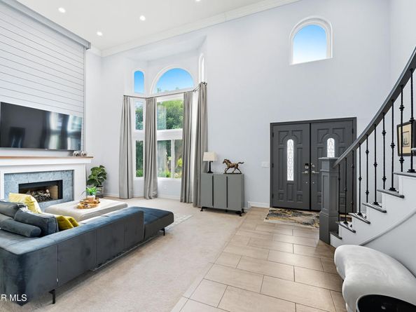 5816 Middle Crest Drive, Agoura Hills CA 91301