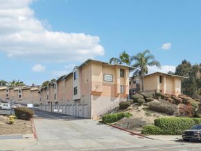 552 Canyon Dr 29, Oceanside CA 92054