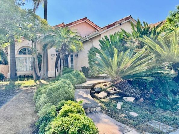 1672 Olympus Loop Dr, Vista CA 92081