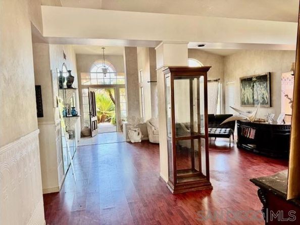 1672 Olympus Loop Dr, Vista CA 92081