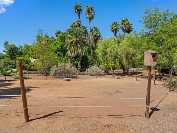 4744 Resmar Rd, La Mesa CA 91941