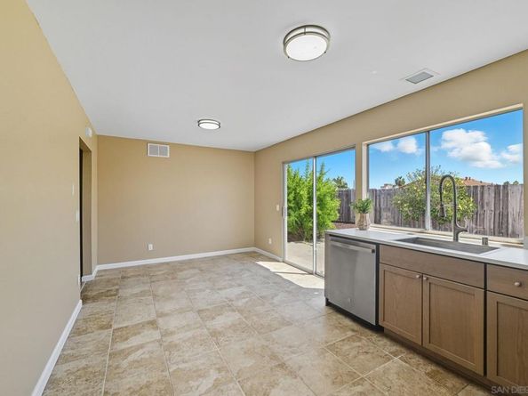 7427 Kamwood St, San Diego CA 92126