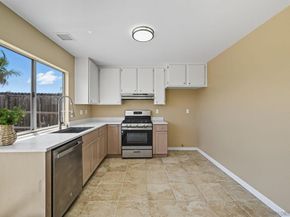 7427 Kamwood St, San Diego CA 92126